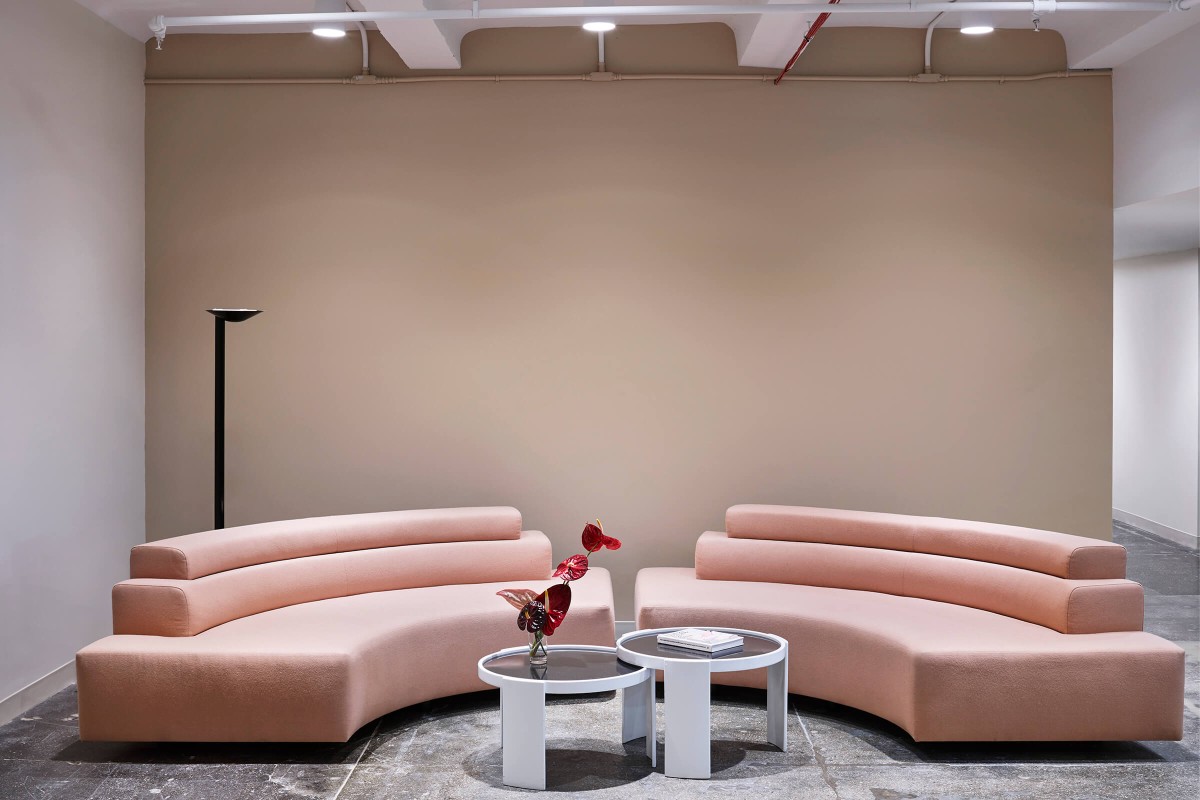 rafael-de-cardenas-glossier-headquarters-new-york-1