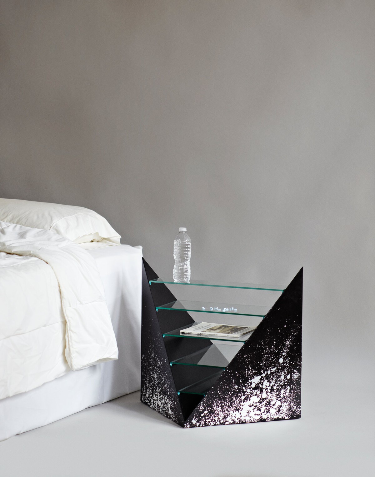 rafael-de-cardenas-pin-up-bedside-table