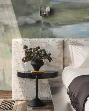 10.-primary-bed-nightstand