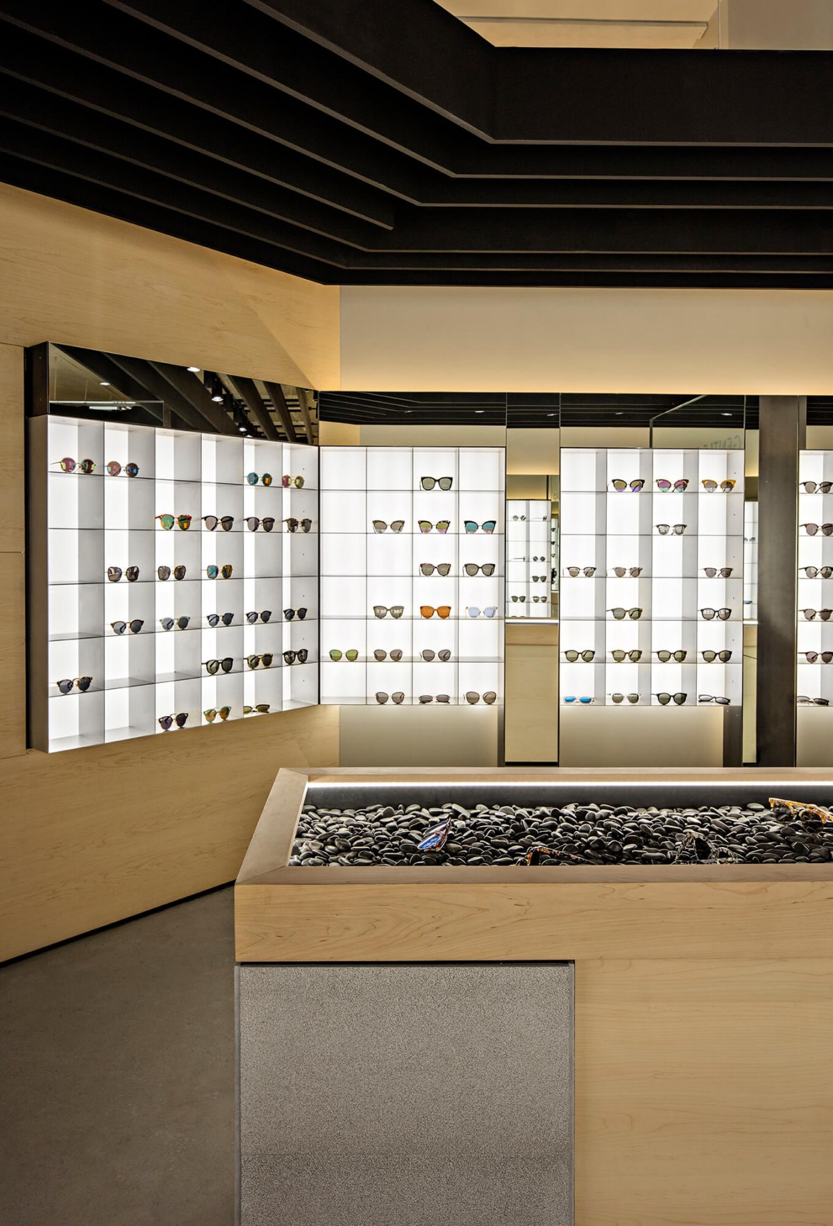 rafael-de-cardenas-gentle-monster-soho-flagship-3